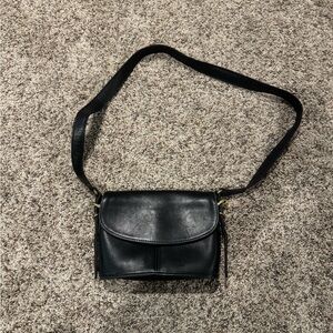 VINTAGE Coach Black Leather Shoulder Bag